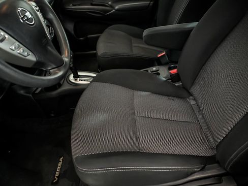 Used 2016 Nissan Versa SV w/ SV Tech Package FWD image 12