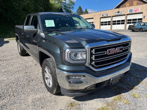 Used 2018 GMC Sierra 1500 SLE w/ SLE Value Package AWD/4WD image 4