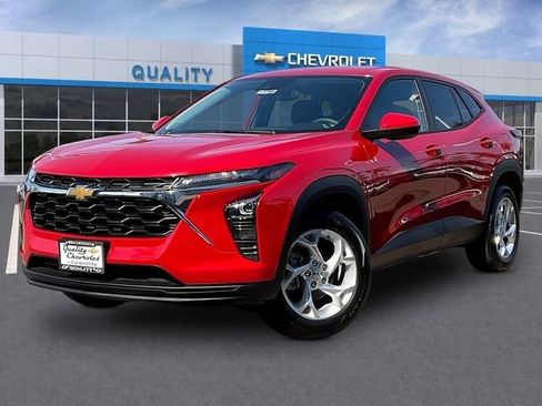 New 2026 Chevrolet Trax LS w/ LS Convenience Package FWD image 2