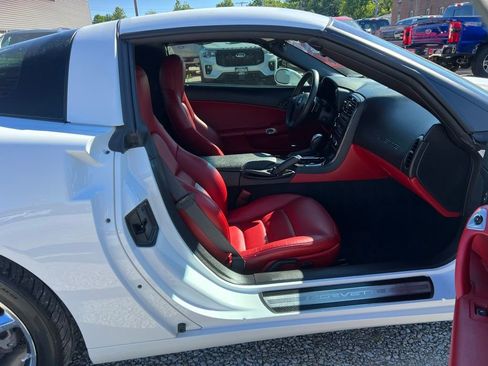 Used 2011 Chevrolet Corvette Coupe w/ Preferred Equipment Group RWD image 16