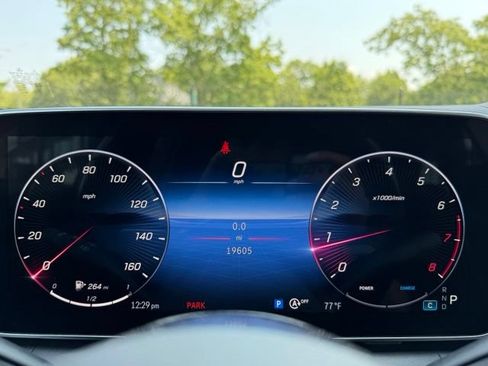 Used 2024 Mercedes-Benz GLC 300 4MATIC image 19