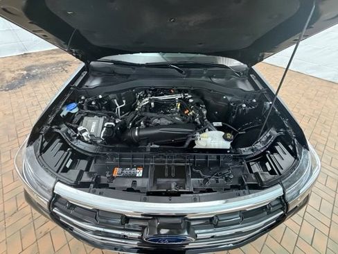 Certified 2025 Ford Explorer Active w/ Active Comfort Package AWD/4WD image 4