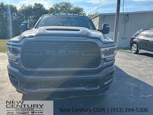 Used 2023 RAM 2500 Laramie AWD/4WD image 2