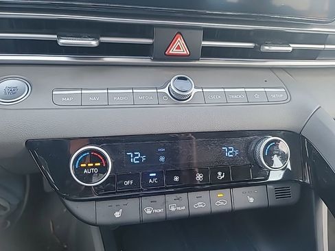 Used 2025 Hyundai Elantra SEL FWD image 10