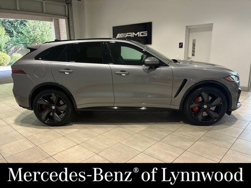 Used 2023 Jaguar F-PACE SVR AWD/4WD image 3