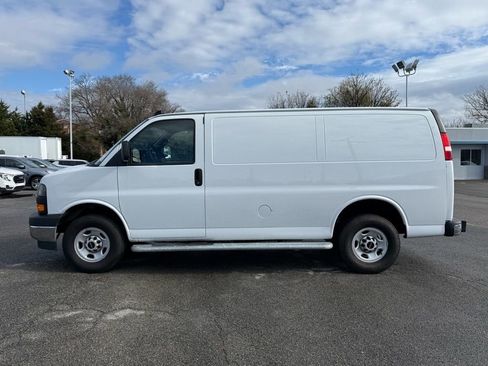 Used 2024 GMC Savana 2500 w/ Driver Convenience Package image 7