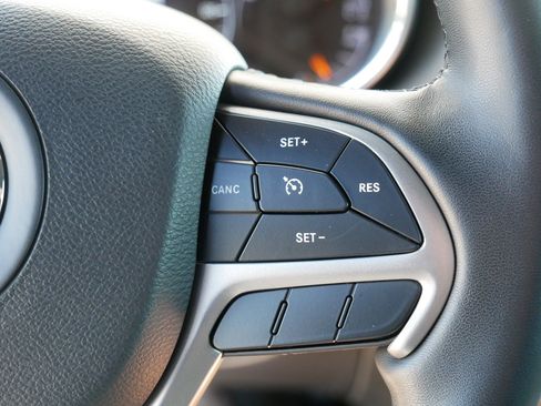 Used 2022 Jeep Grand Cherokee Laredo X AWD/4WD image 29