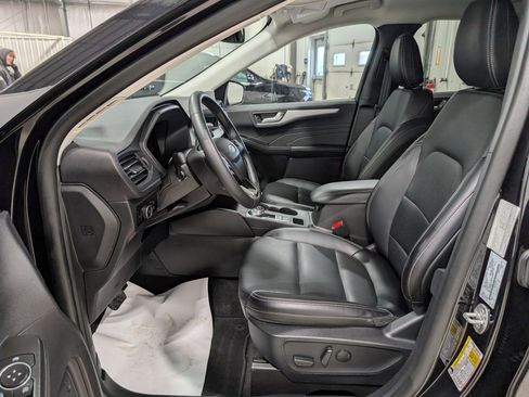 Used 2025 Ford Escape Platinum image 14