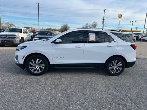 Used 2023 Chevrolet Equinox Premier image 11