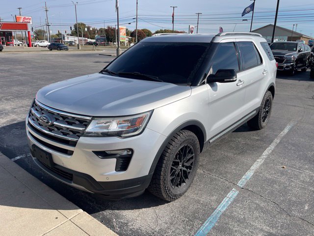 Used 2018 Ford Explorer XLT w/ Equipment Group 202A AWD/4WD image 2