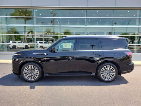 New 2026 INFINITI QX80 Luxe RWD image 7