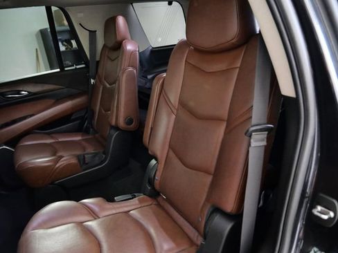 Used 2019 Cadillac Escalade Premium Luxury w/ LPO, Escalade Noir Package RWD image 15