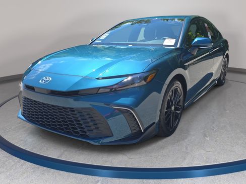 New 2026 Toyota Camry SE FWD image 1