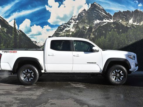 Certified 2021 Toyota Tacoma TRD Off-Road image 2