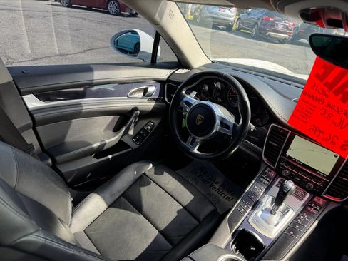 Used 2016 Porsche Panamera AWD/4WD image 24