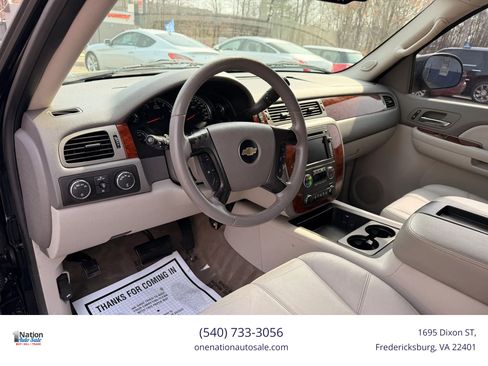 Used 2009 Chevrolet Suburban LT w/ Luxury Package image 12