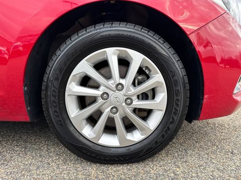 Used 2022 Hyundai Accent SEL image 12