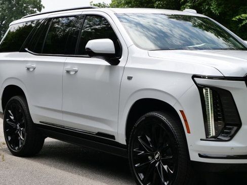 Used 2026 Cadillac Escalade Platinum Sport w/ LPO, ONYX Package AWD/4WD image 70
