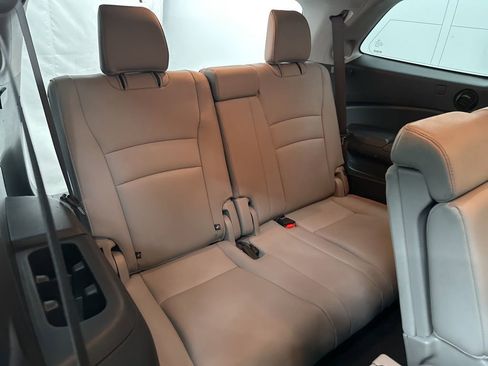 Used 2017 Honda Pilot Touring image 28