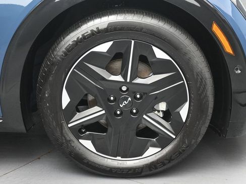 Used 2025 Kia EV6 Wind AWD/4WD image 32