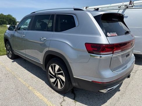 Used 2024 Volkswagen Atlas SEL AWD/4WD image 4