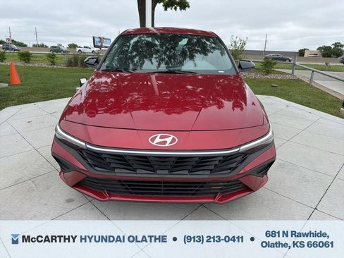 Used 2025 Hyundai Elantra Sport FWD image 10