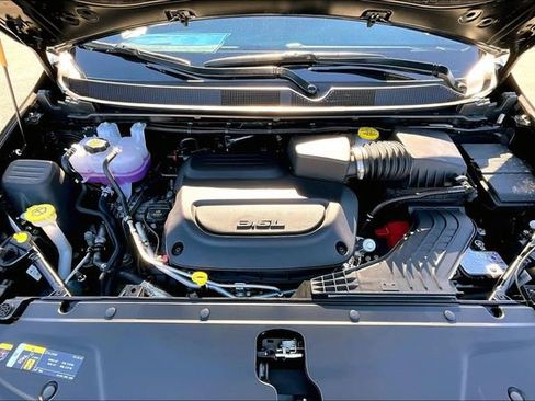 New 2026 Chrysler Pacifica Select image 9