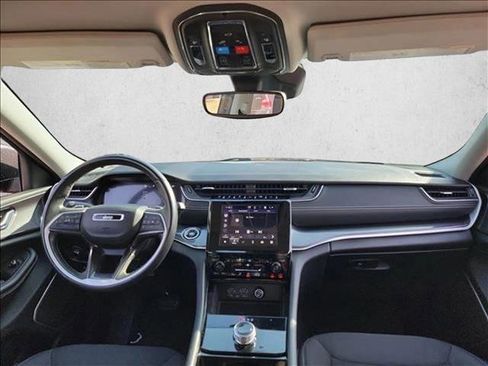 Used 2021 Jeep Grand Cherokee L Laredo w/ Luxury Tech Group I image 17