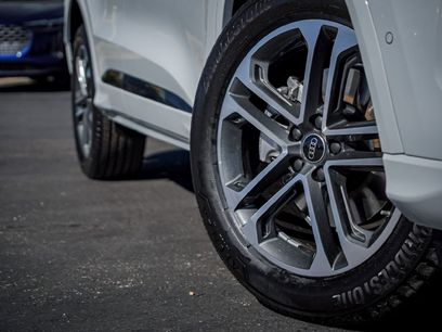 New 2025 Audi Q5 Premium Plus