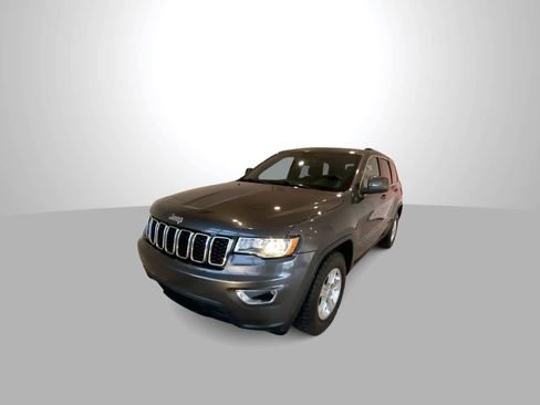 Used 2017 Jeep Grand Cherokee Laredo w/ Quick Order Package 23E image 4