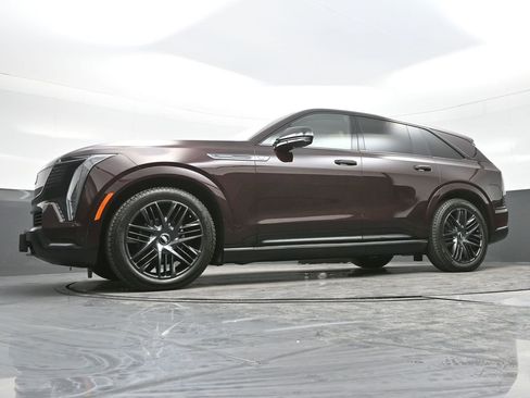 New 2025 Cadillac Escalade IQ Sport 2 w/ LPO, ONYX Package image 20