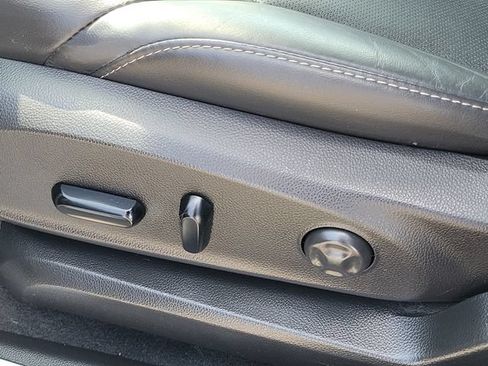 Used 2018 Buick Envision Essence FWD image 19