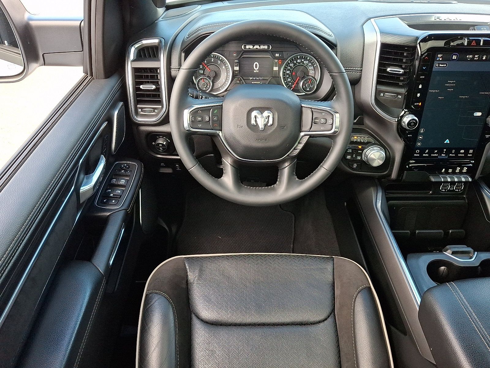 Used 2024 RAM 1500 Laramie AWD/4WD image 11