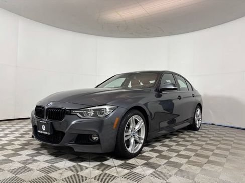 Used 2017 BMW 340i xDrive Sedan AWD/4WD image 3