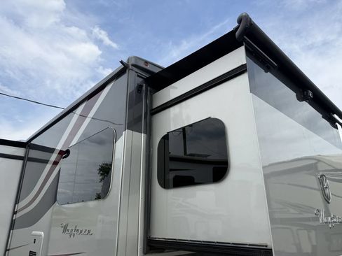 Used 2018 Mercedes-Benz Sprinter 3500 image 14