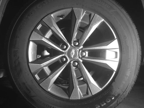 Used 2025 Chevrolet Equinox LT FWD image 11