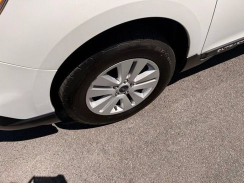 Used 2017 Subaru Outback 2.5i Premium AWD/4WD image 12