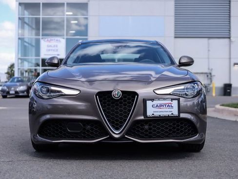 Used 2019 Alfa Romeo Giulia Ti Sport w/ Quick Order Package 22S Sport AWD/4WD image 8