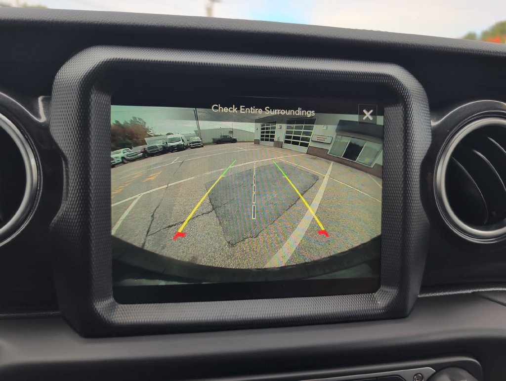 Used 2023 Jeep Wrangler Unlimited Sahara AWD/4WD image 22