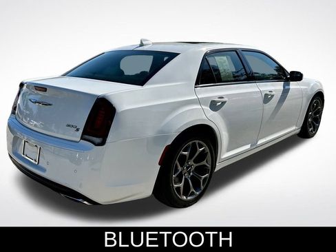 Used 2017 Chrysler 300 S w/ 300S Premium Group image 5