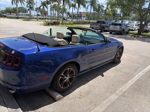 Used 2014 Ford Mustang Premium image 4