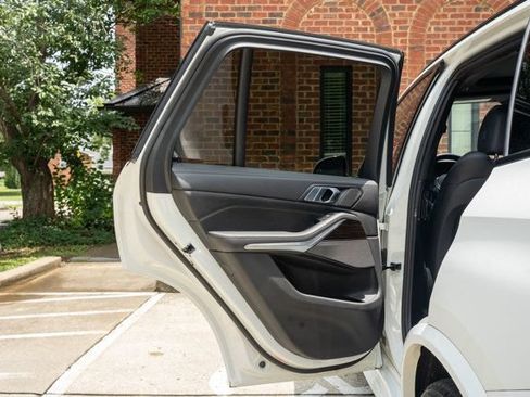 Used 2020 BMW X5 xDrive40i w/ M Sport Package AWD/4WD image 43