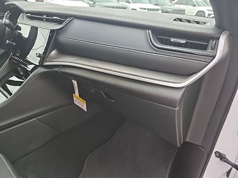 New 2026 Jeep Grand Cherokee Altitude image 75