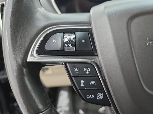 Used 2020 Lincoln Nautilus Reserve w/ Equipment Group 201A image 17