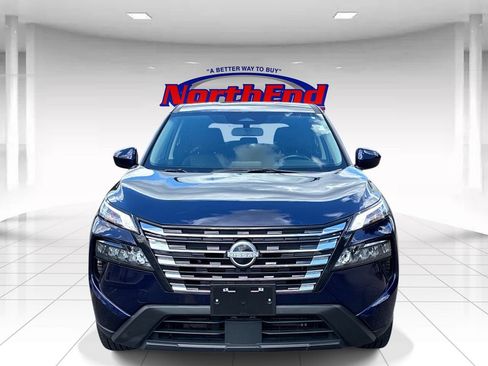 Used 2025 Nissan Rogue SV AWD/4WD image 2