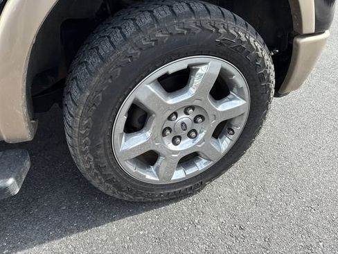 Used 2014 Ford F150 Lariat w/ Equipment Group 502A Luxury image 11