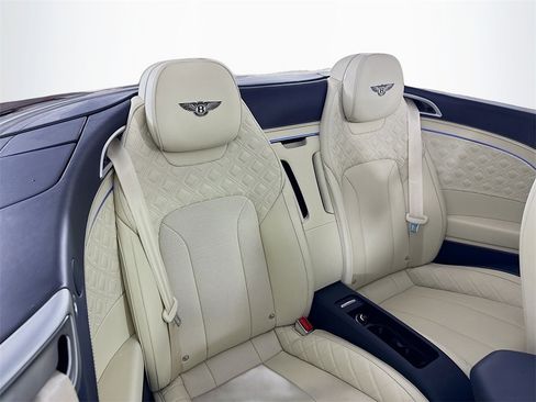 Used 2022 Bentley Continental GT image 28