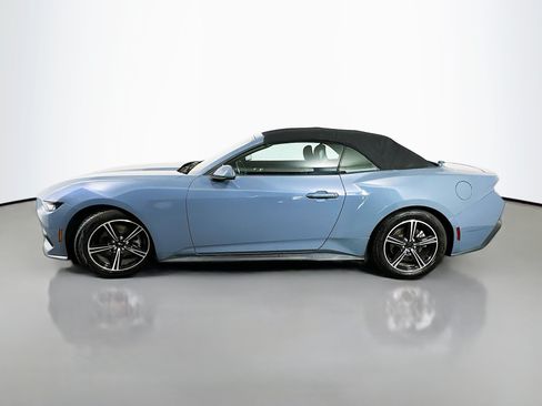 Used 2024 Ford Mustang Convertible RWD image 4
