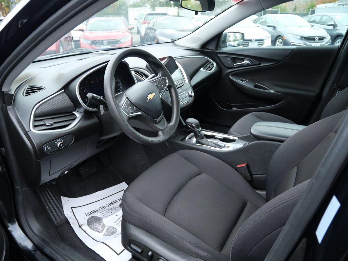 Used 2023 Chevrolet Malibu LT FWD image 9