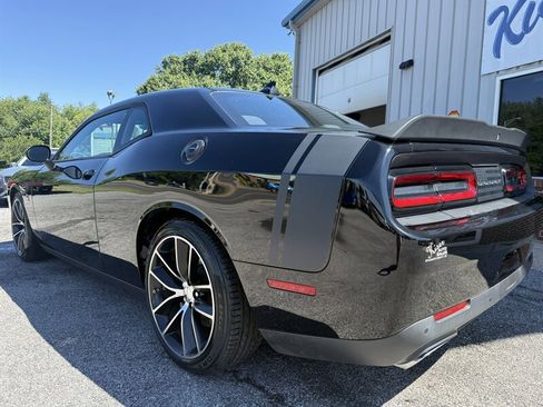 Used 2015 Dodge Challenger R/T Scat Pack RWD image 12